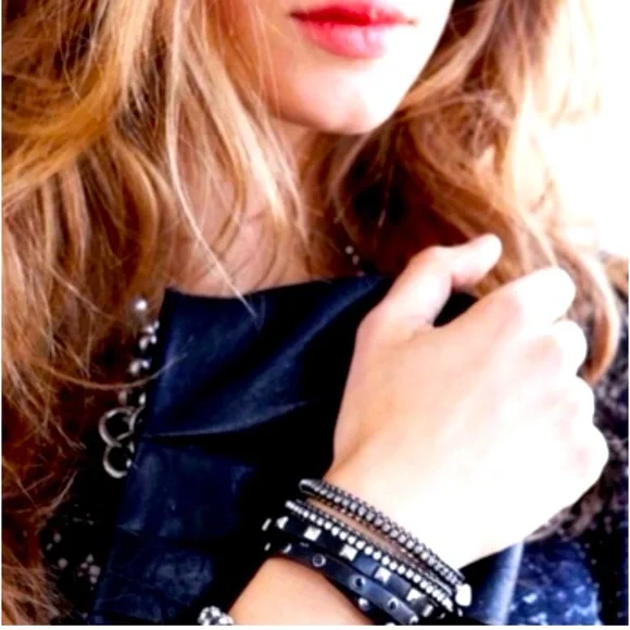 :: Stella & Dot Glimmering Double Wrap Rhinestone & Hematite Bracelet - Picture 2 of 3